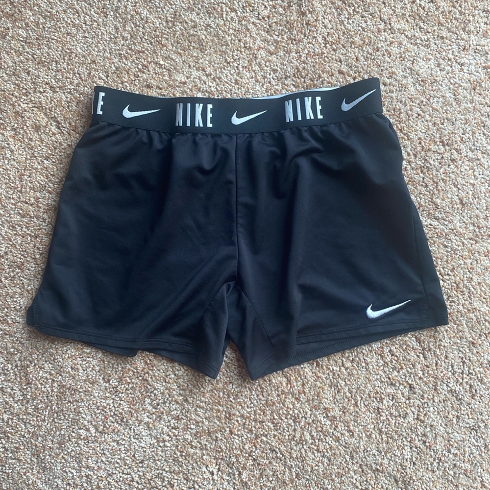 Girls size Large Nike dri-fit black shorts